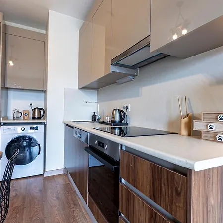 Lux Furnished Modern شقة